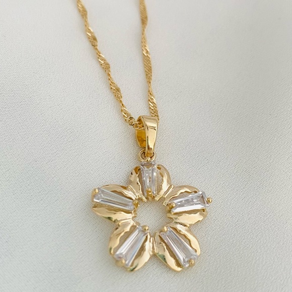 Flower Earring & Necklace Set - Picture 8 of 12